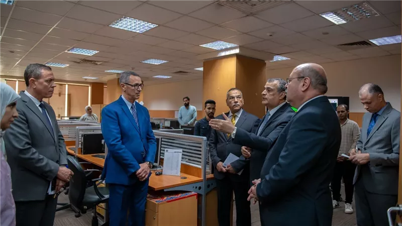 خلال جولة مفاجئة.. وزير الدولة للإنتاج الحربي يتفقد شركة TUYA Technology لنظم المعلومات والحلول الرقمية