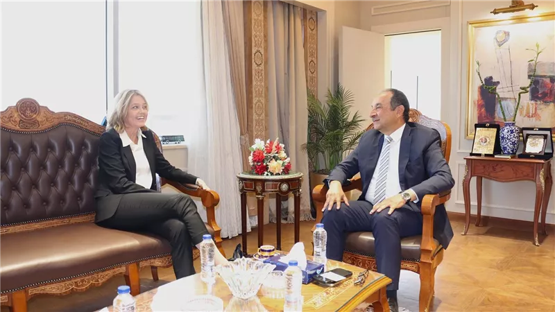وزير قطاع الأعمال وسفيرة النرويج بالقاهرة يشهدان توقيع اتفاق بين 