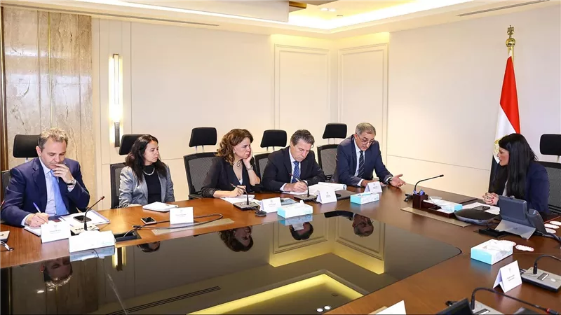 المشاط تتابع مع البنك الأوروبي لإعادة الإعمار والتنمية الخطوات المقبلة للاستفادة من برنامج خفض الانبعاثات