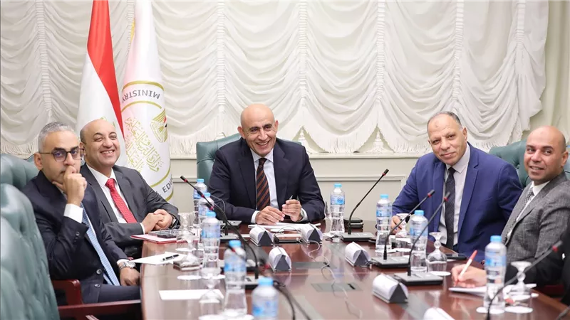 وزير التعليم يعقد اجتماعًا مع مديري المديريات التعليمية لاستعراض الترتيبات النهائية لآخر أيام امتحانات الثانوية العامة