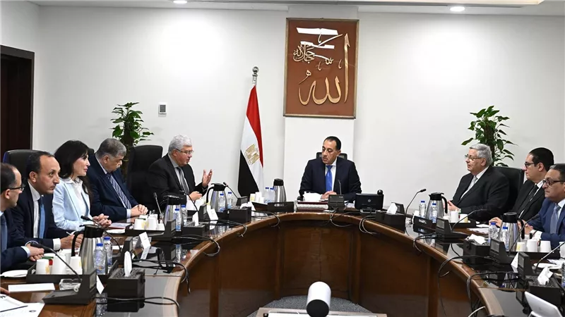 رئيس الوزراء يستعرض النتائج الخاصة بالتعاون بين جامعة أكسفورد ومستشفى 500500 لتطوير العلاج الجيني للسرطان