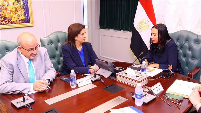 وزيرة التضامن تستقبل المدير الإقليمي لمنظمة الصحة العالمية لشرق المتوسط