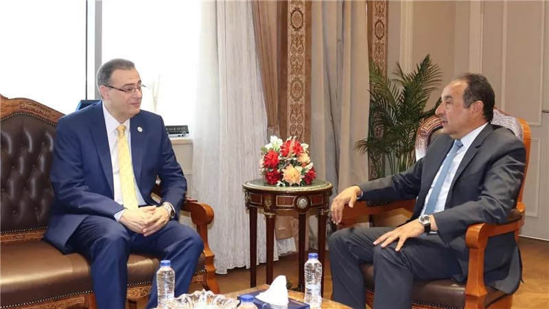 وزير قطاع الأعمال يستقبل رئيس الجهاز المركزي للتنظيم والإدارة لبحث تعزيز التعاون المشترك