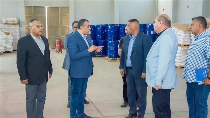 خلال زيارة مفاجئة.. وزير الدولة للإنتاج الحربي يتفقد خطوط الإنتاج بشركة هليوبوليس للصناعات الكيماوية 