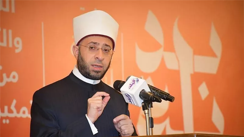 وزير الأوقاف يهنئ رئيس مجلس القضاء الأعلى بمنصبه الجديد