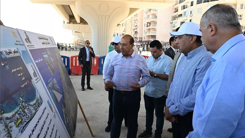رئيس الوزراء يتفقد أعمال تطوير محور 