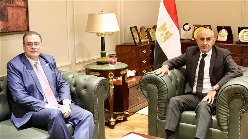 وزير التربية والتعليم يشيد بمقترح رئيس الجهاز المركزي للتنظيم والإدارة بإعداد قوائم انتظار من المتقدمين الناجحين في الامتحان الإلكتروني