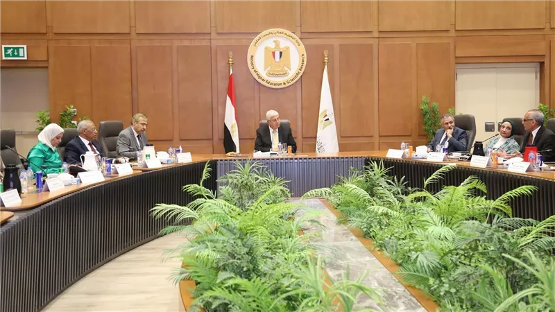 وزير التعليم العالي يترأس اجتماع مجلس المراكز والمعاهد والهيئات البحثية
