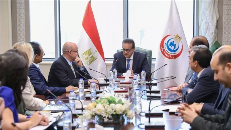 وزير الصحة يستقبل وفد «الصحة العالمية» للاستعداد لتجديد الاعتماد الدولي لهيئة الدواء المصرية