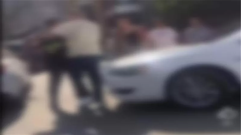 ماذا فعلت الداخلية بشأن قيام قائدى سيارة وبعض الدراجات النارية بتعطيل المرور بموكب زفاف