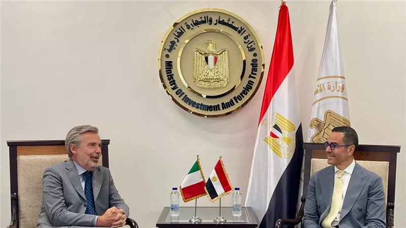 وزير الاستثمار يلتقى سفير دولة إيطاليا بالقاهرة لبحث سبل تعزيز العلاقات الاقتصادية بين البلدين