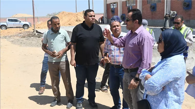 وزير الإسكان يتابع تطوير منظومة الصرف الصناعي ورفع كفاءة المناطق الصناعية بالعاشر من رمضان