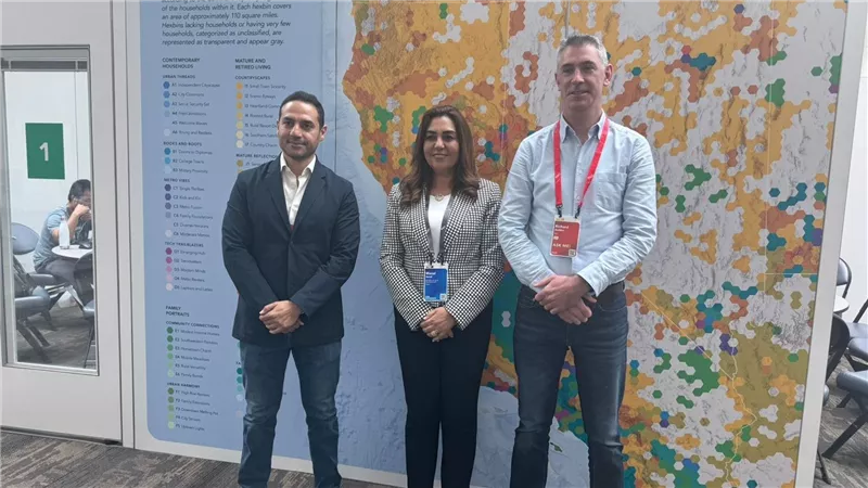 وزيرة التنمية المحلية تلتقي مدير الحكومات المحلية والمدن الذكية بشركة Esri العالمية لبحث سبل التعاون