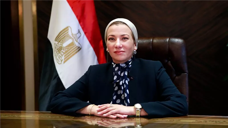 وزيرة البيئة تتمنى التوفيق للدكتورة منال عوض مواصلة جهود وزارة البيئة لتحقيق بيئة أكثر استدامة