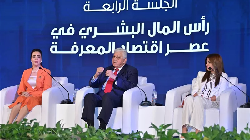 وزير التعليم العالي يشهد جلسة ملتقى شباب المعرفة في نسخته الرابعة بجامعة القاهرة