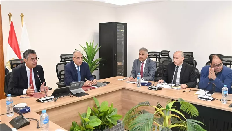وزيرا الري والتموين يبحثان سُبل تطوير مصانع إنتاج السكر من قصب السكر 