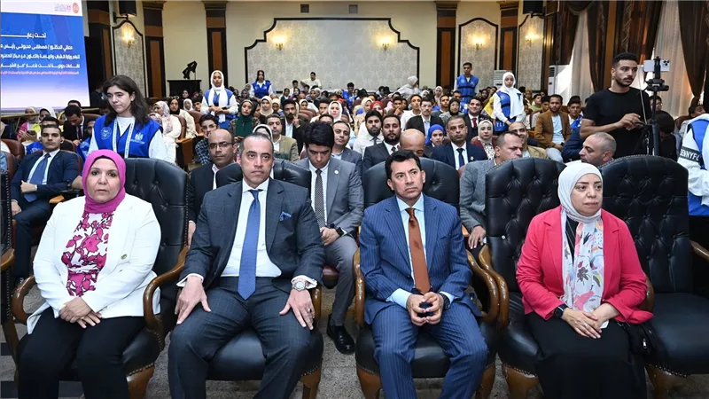 وزيرا الشباب والرياضة والشئون النيابية يشهدان اللقاء الحواري السابع مع الشباب تحت شعار