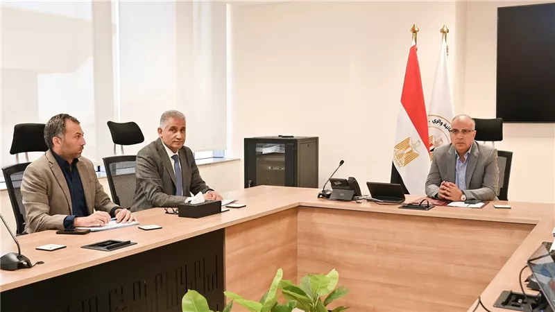 وزير الري يتابع إجراءات رقمنة أعمال قطاع المياه الجوفية