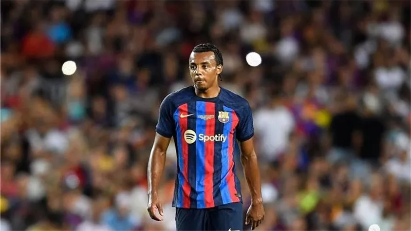 برشلونة يستقر على تجديد عقد كوندي حتى 2030