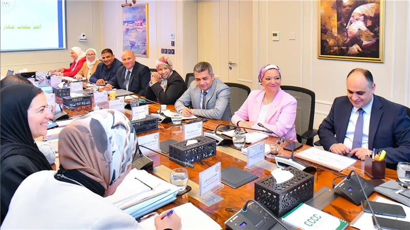 عوض وياسمين فؤاد تباشران إجراءات تسليم وتسلم ملفات وزارة البيئة