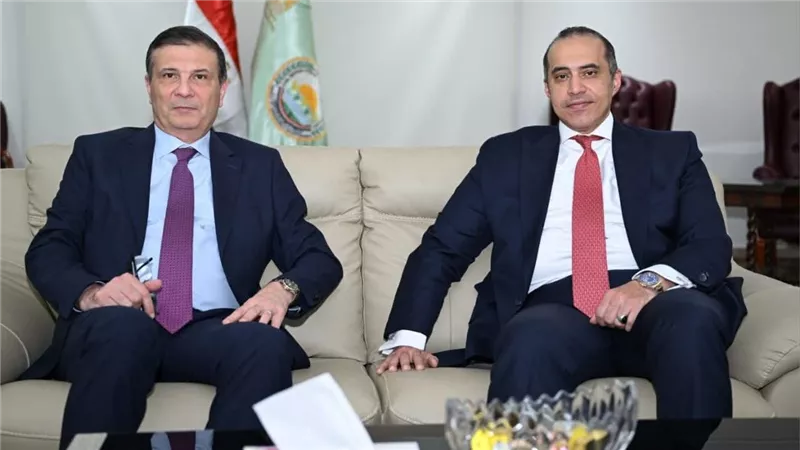 وزير الزراعة يستقبل وزير الشئون النيابية والقانونية لمناقشة التعديلات لقانون التعاونيات الزراعية