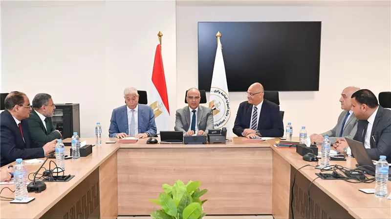 وزير الري يستقبل مستشار رئيس الجمهورية للتنمية المحلية ومحافظ القليوبية