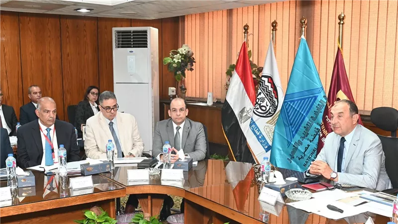 وزير قطاع الأعمال العام يتابع الموقف التنفيذي لمشروعات التطوير العقاري والمقاولات وإدارة الأصول