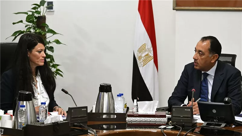 رئيس الوزراء يتابع مع المشاط استعدادات إطلاق السردية الوطنية للتنمية الاقتصادية