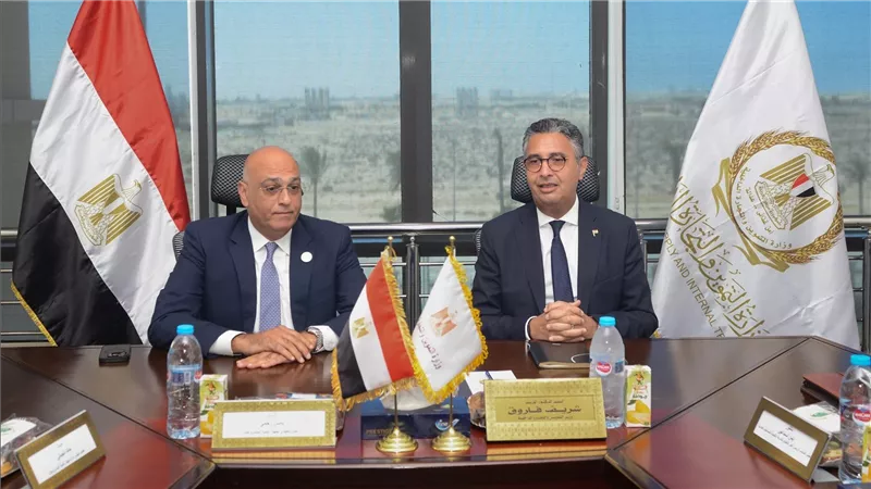 وزير التموين يبحث مع رئيس جهاز تنمية المشروعات مجالات التعاون لتطوير منافذ تجارة التجزئة التابعة للوزارة