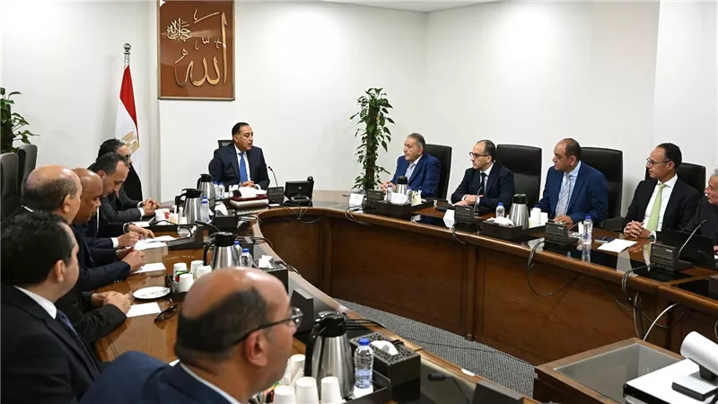 فى اجتماع برئاسة رئيس الوزراء.. توافق بين الحكومة والتجار والصناع على مبادرة لخفض أسعار السلع المختلفة