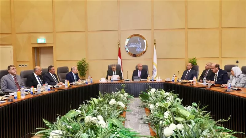 وزير الصناعة والنقل يترأس أعمال الجمعية العمومية العادية لشركة قناة السويس لتنمية الموانئ البحرية