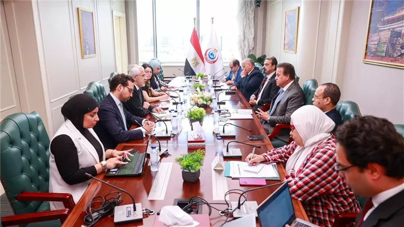 وزير الصحة يستقبل مستشار الرئيس الكولومبي لتعزيز التعاون في تقديم المساعدات الطبية للأشقاء الفلسطينيين في قطاع غزة