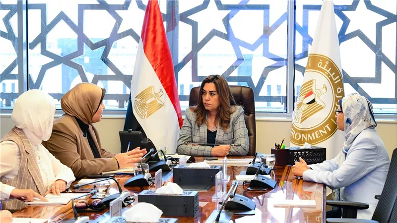 عوض تتابع جهود رصد وتحسين جودة الهواء والمياه لحماية البيئة ومواكبة التغيرات البيئية