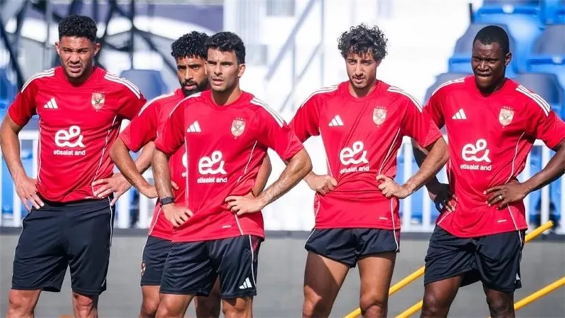 الأهلي يطلب 
