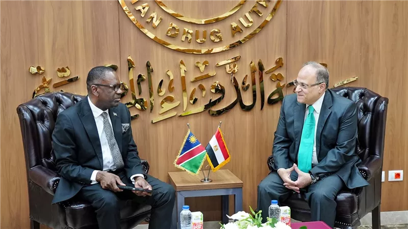 رئيس هيئة الدواء المصرية يبحث مع سفير ناميبيا لدى مصر تعزيز التعاون في تنظيم قطاع الدواء