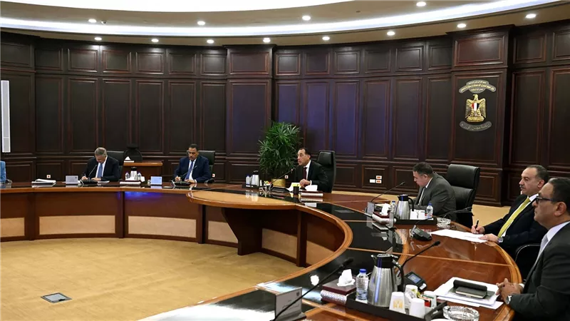 رئيس الوزراء يترأس اجتماع مجلس المحافظين