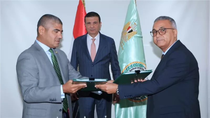 وزير الزراعة يشهد توقيع بروتوكول تعاون بين 