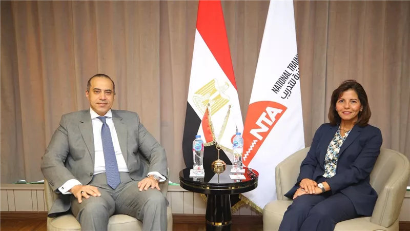  وزير الشئون النيابية والقانونية يلتقي المدير التنفيذي للأكاديمية الوطنية للتدريب