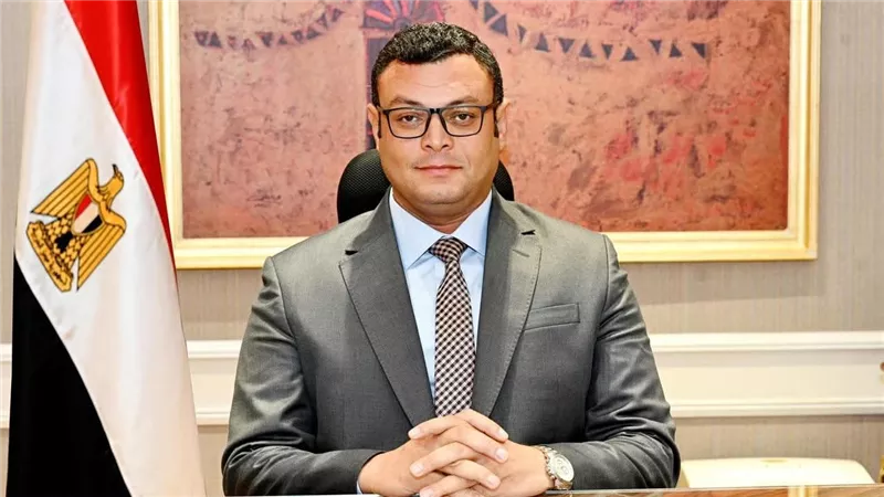 في جولة مفاجئة.. وزير الإسكان يتفقد محاور وطرق مدينة الشروق