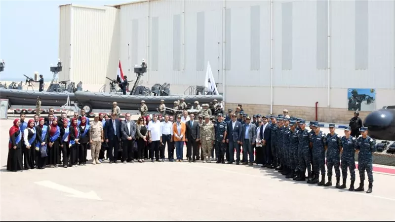 القوات المسلحة تنظم زيارة لوفد من الإعلاميين وطلبة الأكاديمية العسكرية المصرية وطلبة الجامعات المصرية لإحدى الوحدات الخاصة البحرية