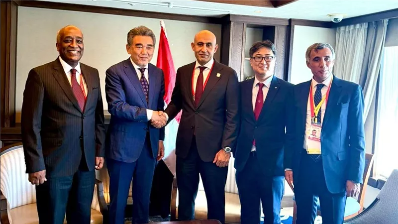 وزير التربية والتعليم يلتقي رئيس جامعة هيروشيما لبحث آفاق التعاون
