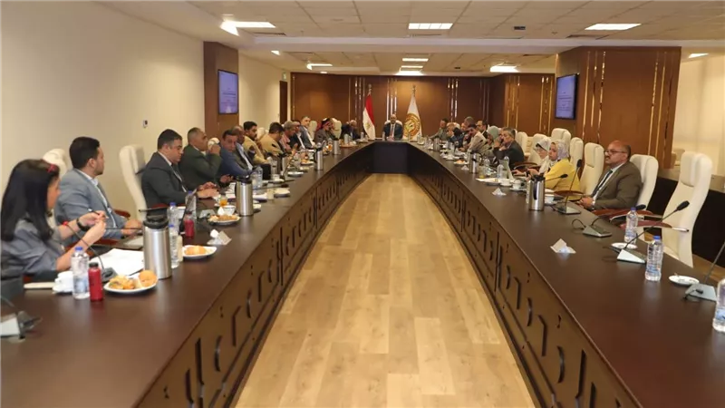 وزير العمل يترأس اجتماع المجلس الأعلى للتشاور الاجتماعي لمناقشة القرارات التنفيذية لقانون العمل الجديد