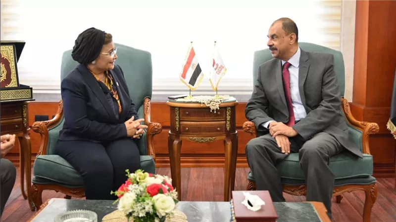 نائب وزير الصحة تبحث مع محافظ سوهاج ملفات الصحة والسكان تنفيذًا لتوجيهات الدكتور خالد عبدالغفار