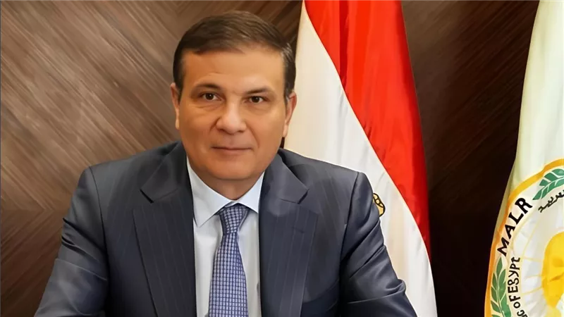 وزير الزراعة يكلف أجهزة الوزارة بالمرور الدائم والمفاجئ على المديريات والإدارات والجمعيات الزراعية