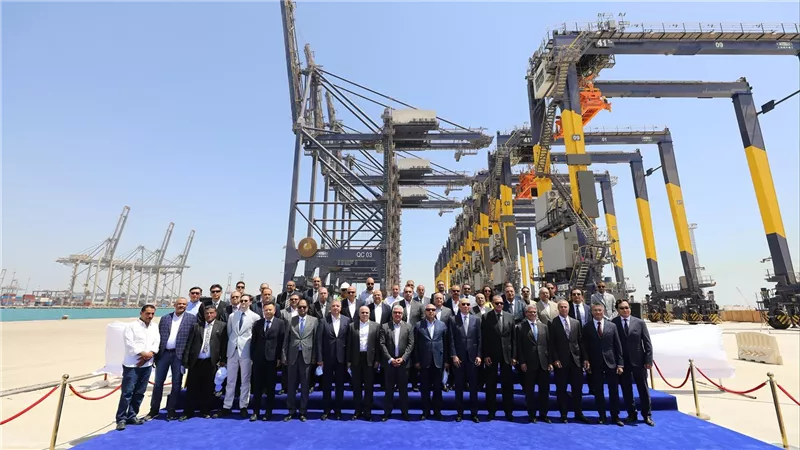 وزير الصناعة والنقل يتابع التقدم في معدلات تنفيذ مشروع تطوير واستكمال ميناء السخنة