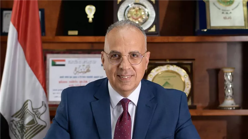وزير الري يتابع حالة محطات رفع المياه ومجهودات مصلحة الميكانيكا والكهرباء