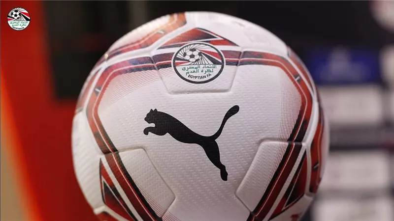 اتحاد الكرة يكشف عن كرة الدورى الجديد بعد تسليمها للأندية
