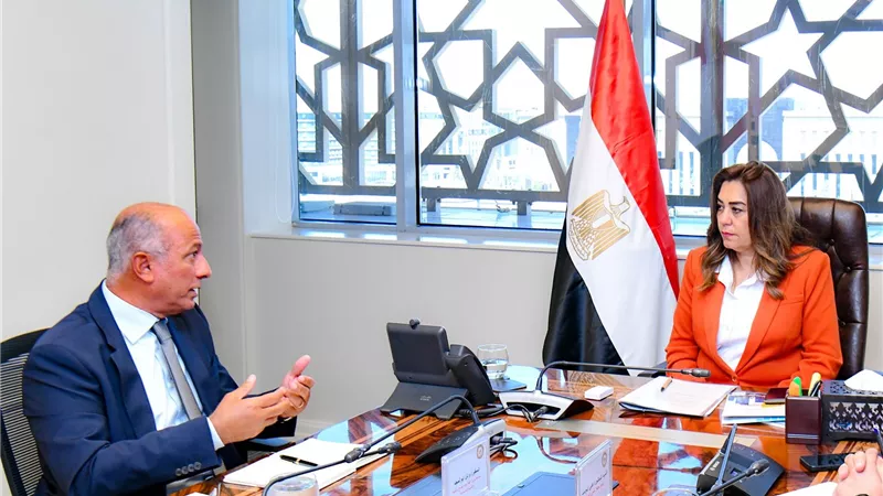 عوض تشيد بالدور المشترك بين وزارتي البيئة والخارجية في تنسيق المواقف الوطنية تجاه مختلف القضايا البيئية