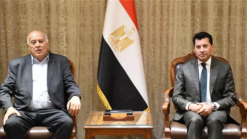 وزير الشباب والرياضة يلتقي نظيره الفلسطيني بمقر الوزارة بالعاصمة الإدارية لمناقشة الملفات الشبابية والرياضية