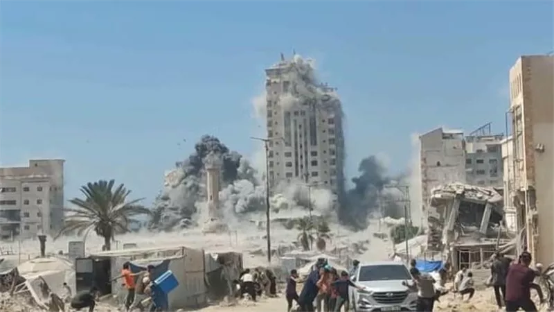 جيش الاحتلال الإسرائيلى يصدر تحذيرًا للسكان فى محيط ميناء غزة وحى الرمال